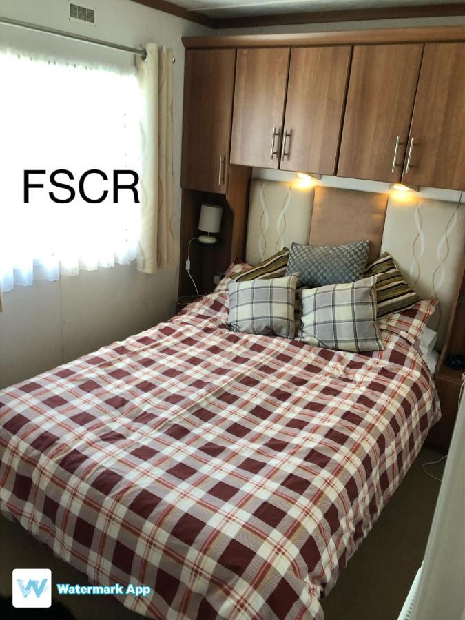 First Steps Caravan Rentals Сэнддаун Экстерьер фото