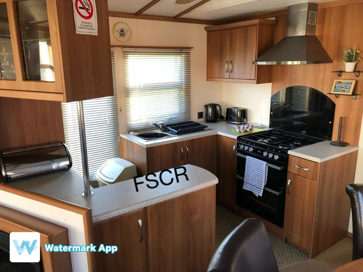 First Steps Caravan Rentals Сэнддаун Экстерьер фото