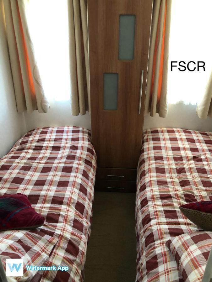 First Steps Caravan Rentals Сэнддаун Экстерьер фото