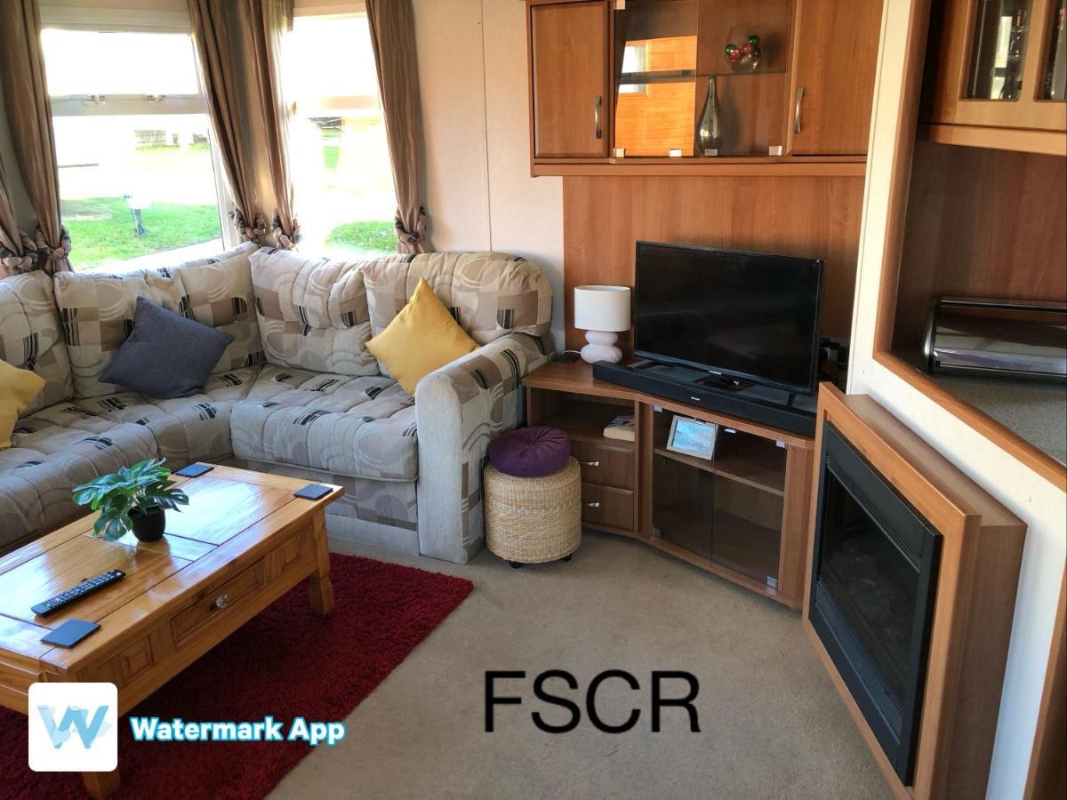 First Steps Caravan Rentals Сэнддаун Экстерьер фото