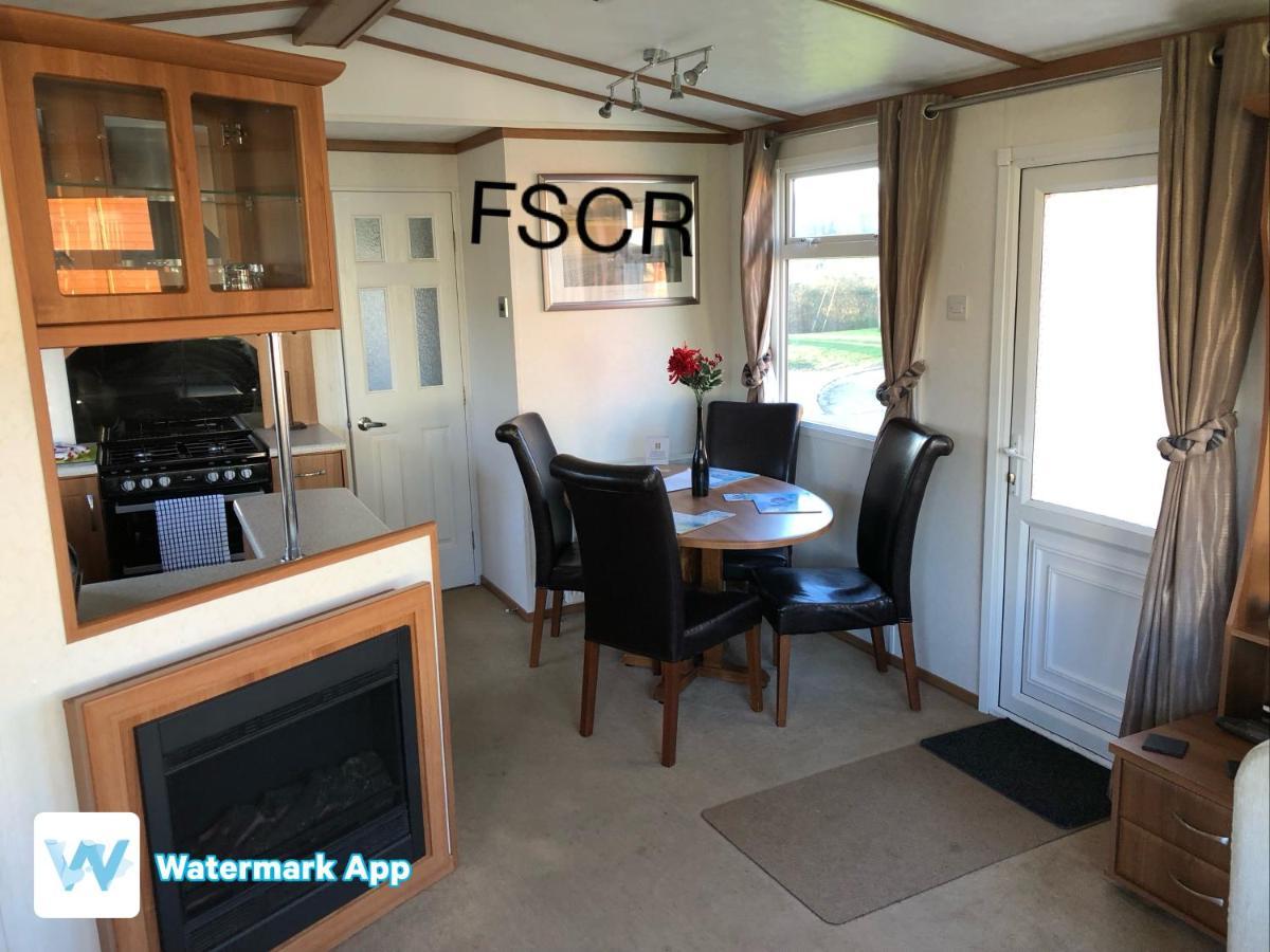 First Steps Caravan Rentals Сэнддаун Экстерьер фото
